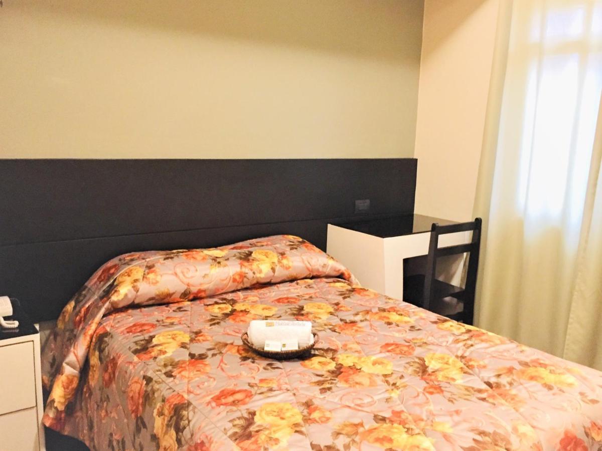 Hostal Carlos Tenaud Лима Экстерьер фото