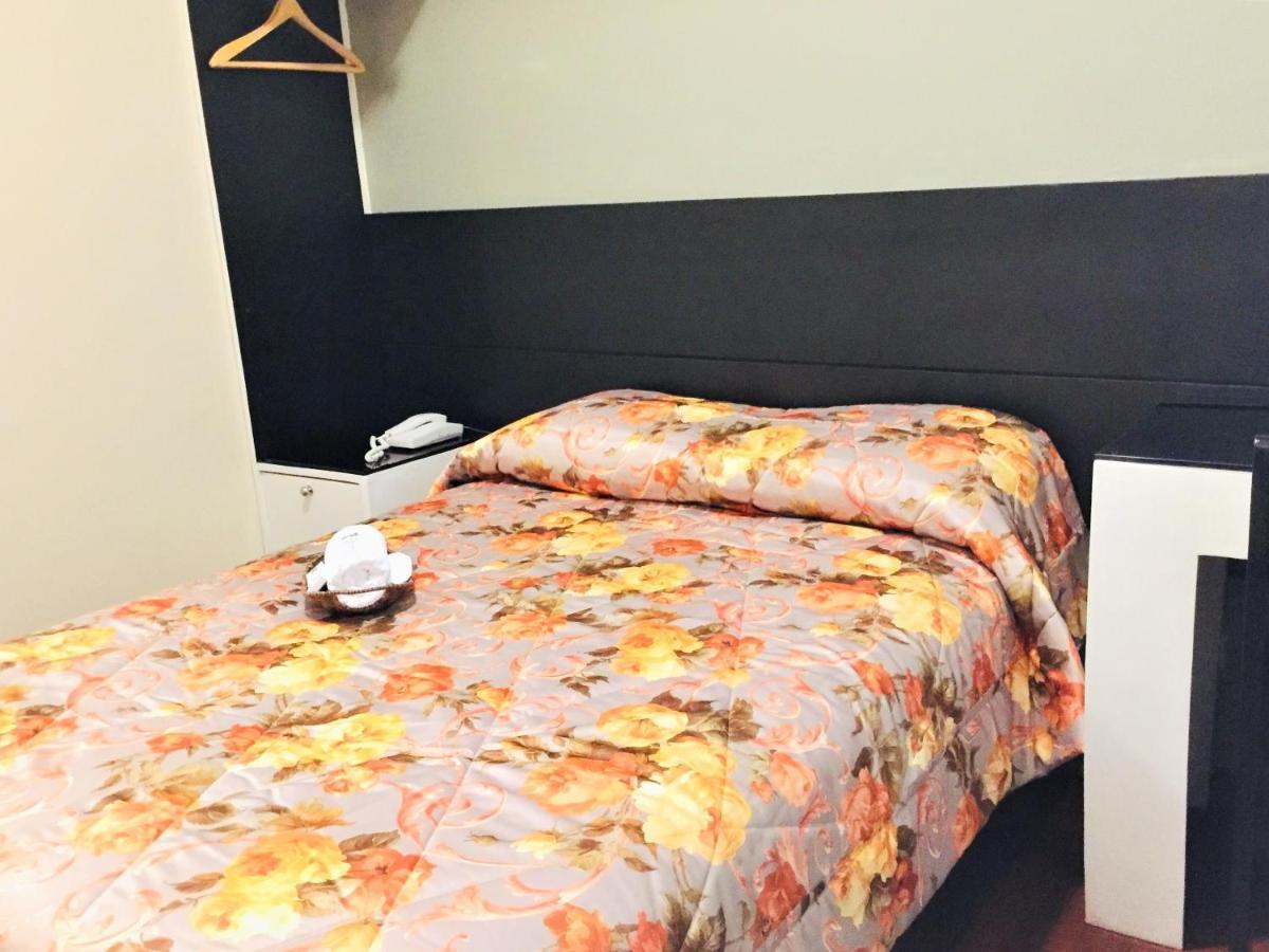 Hostal Carlos Tenaud Лима Экстерьер фото