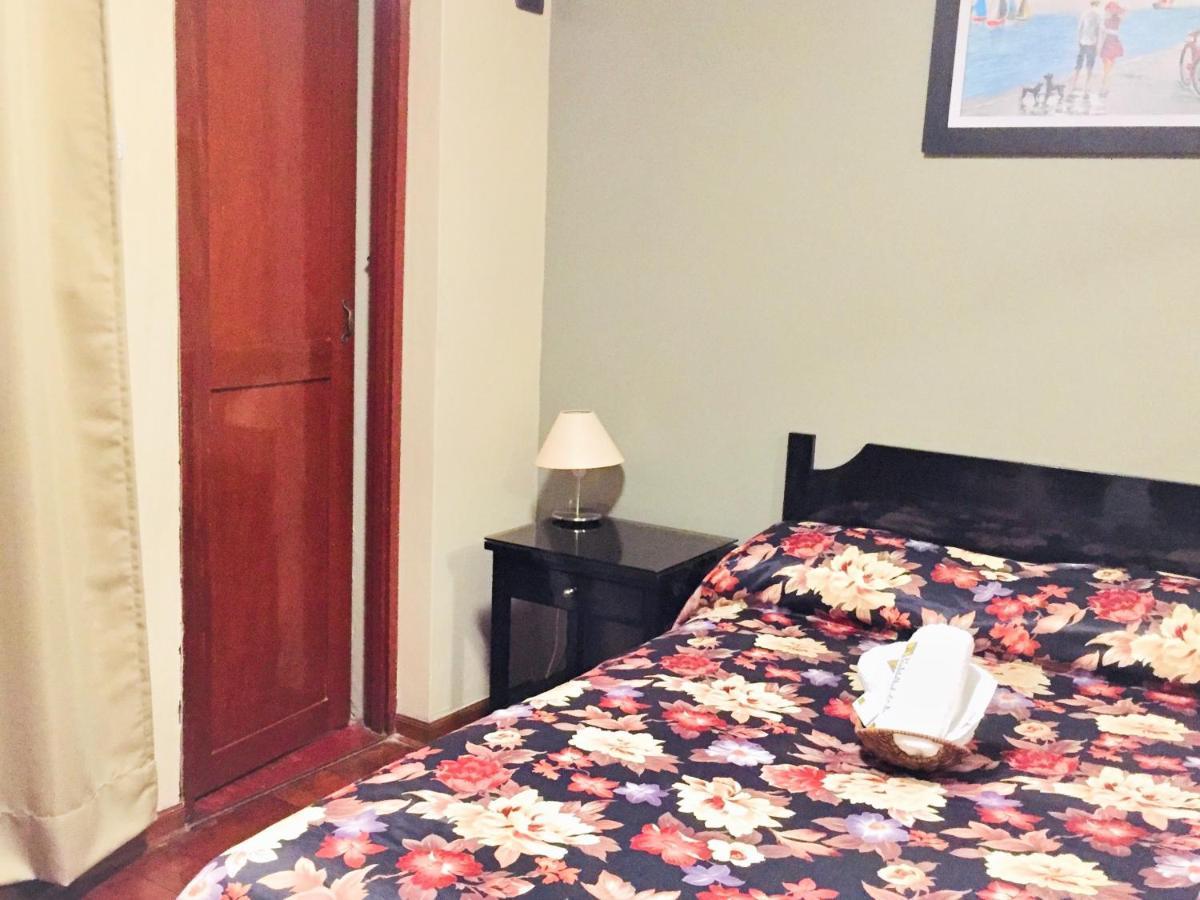 Hostal Carlos Tenaud Лима Экстерьер фото