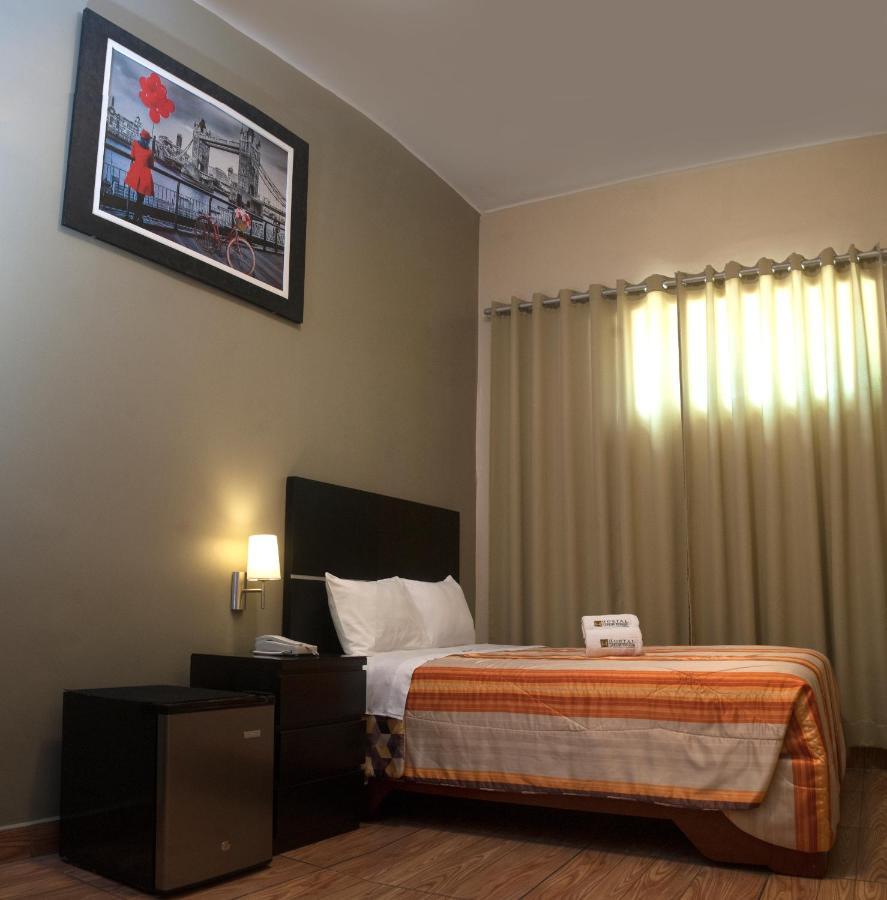 Hostal Carlos Tenaud Лима Экстерьер фото